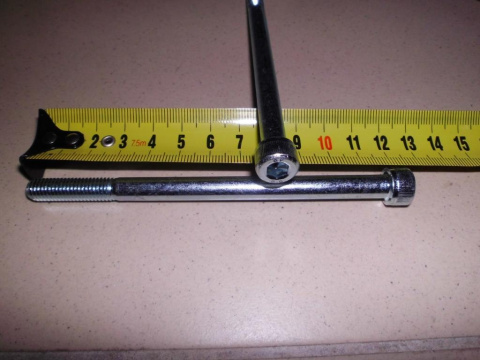 Śruba z łbem walcowym TOOLCRAFT DIN912 M8 10 sztuk Śruba z łbem walcowym TOOLCRAFT DIN912 M8 10 sztuk