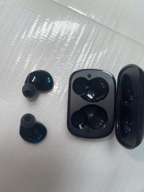 SŁUCHAWKI BEZPRZEWODOWE BLUETOOTH Z POWERBANKIEM SŁUCHAWKI BEZPRZEWODOWE BLUETOOTH Z POWERBANKIEM