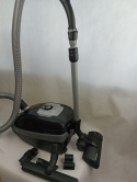 Odkurzacz workowy Bosch ProSilence BGL8334 12m 650W cichy 59dB Odkurzacz workowy Bosch ProSilence BGL8334 12m 650W cichy 59dB