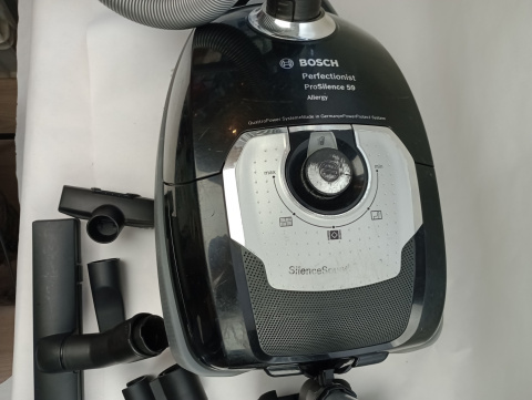 Odkurzacz workowy Bosch ProSilence BGL8334 12m 650W cichy 59dB Odkurzacz workowy Bosch ProSilence BGL8334 12m 650W cichy 59dB