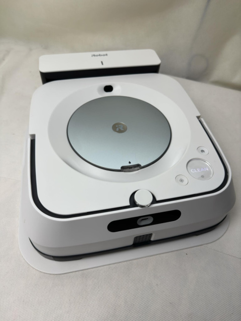 Robot mopujący iROBOT Braava Jet m6 samojezdny biały aplikacja Robot mopujący iROBOT Braava Jet m6 samojezdny biały aplikacja