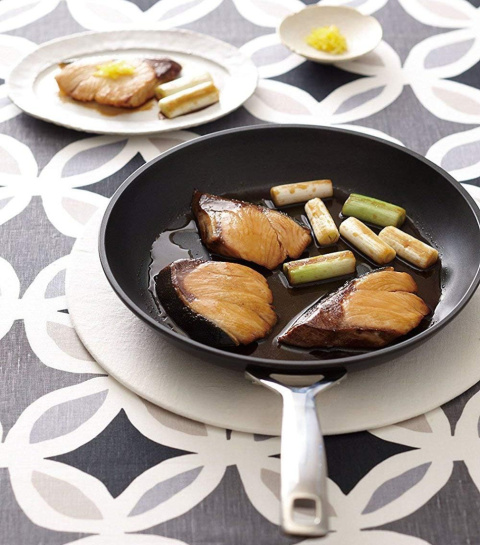 PATELNIA LE CREUSET 28cm nieprzywierająca INDUKCJA GAZ PIEKARNIK czarn PATELNIA LE CREUSET 28cm nieprzywierająca INDUKCJA GAZ PIEKARNIK czarn