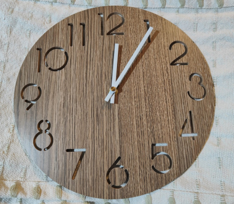 zegar zegarek Ścienny wieszany 30 cm WYDRĄŻONE CYFRY zegar zegarek Ścienny wieszany 30 cm WYDRĄŻONE CYFRY