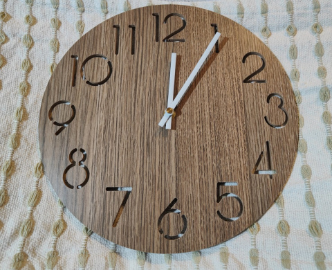 zegar zegarek Ścienny wieszany 30 cm WYDRĄŻONE CYFRY zegar zegarek Ścienny wieszany 30 cm WYDRĄŻONE CYFRY