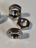 Nakrętka sześciokątna niska DIN 936 M14 25 sztuk TOOLCRAFT Nakrętka sześciokątna niska DIN 936 M14 25 sztuk TOOLCRAFT