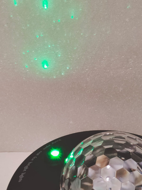 LAMPKA NOCNA GŁOŚNIK RZUTNIK KOŁYSANKI DŹWIĘKI NATURY PILOT RZUTNIK UFO LAMPKA NOCNA GŁOŚNIK RZUTNIK KOŁYSANKI DŹWIĘKI NATURY PILOT RZUTNIK UFO