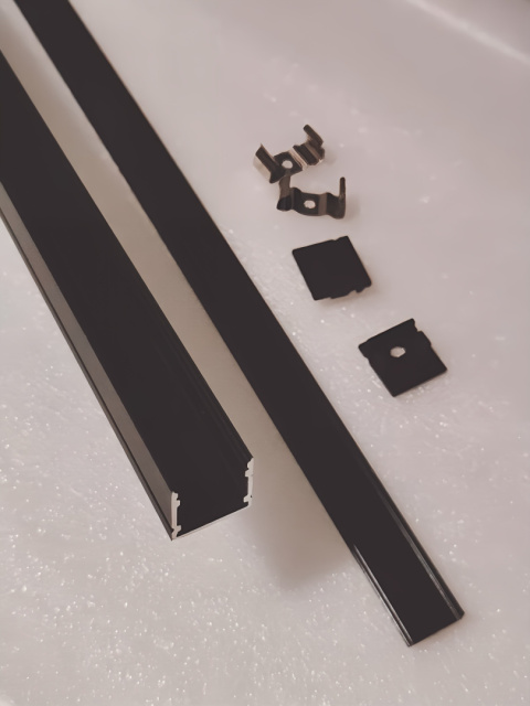Kanał LED profil aluminiowy czarny 5-pak w kształcie litery Kanał LED profil aluminiowy czarny 5-pak w kształcie litery