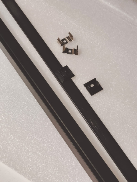 Kanał LED profil aluminiowy czarny 5-pak w kształcie litery Kanał LED profil aluminiowy czarny 5-pak w kształcie litery