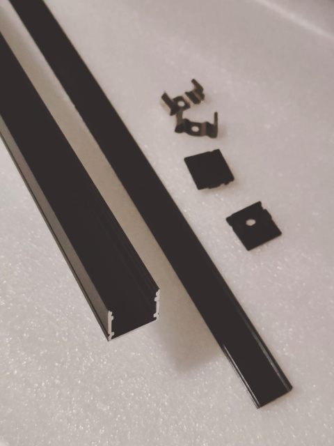Kanał LED profil aluminiowy czarny 5-pak w kształcie litery Kanał LED profil aluminiowy czarny 5-pak w kształcie litery
