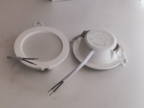 Reflektor Led podtynkowy 6W 6 sztuk DO ZABUDOWY Reflektor Led podtynkowy 6W 6 sztuk DO ZABUDOWY