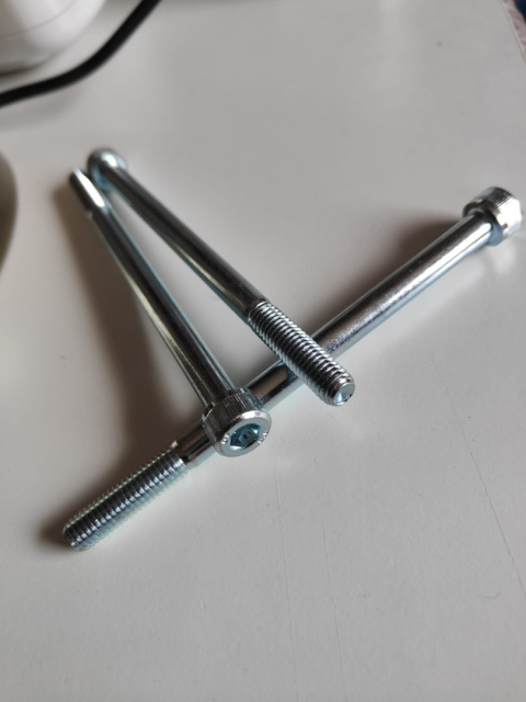 Śruba z łbem walcowym TOOLCRAFT DIN912 M8 10 sztuk Śruba z łbem walcowym TOOLCRAFT DIN912 M8 10 sztuk