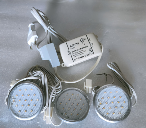 Lampy LED Gotowy zestaw 3szt 1,2W 230V Podszafkowa Lampy LED Gotowy zestaw 3szt 1,2W 230V Podszafkowa