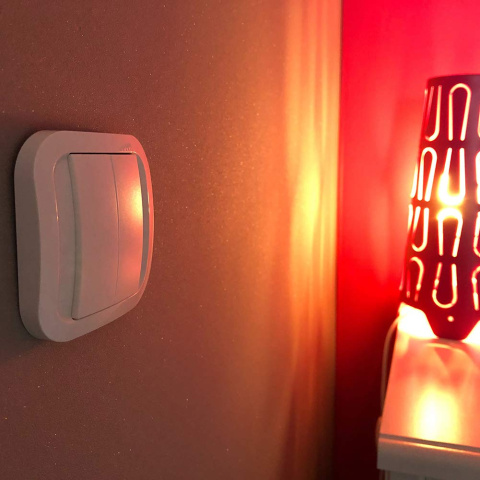 NodOn przełącznik włącznik bezprzewodowy radiowy do Philips Hue bez baterii ściemniany NodOn przełącznik włącznik bezprzewodowy radiowy do Philips Hue bez baterii ściemniany