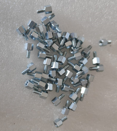 Tulejka dystansowa metalowa ocynkowana M3 tulejki 100 szt. Tulejka dystansowa metalowa ocynkowana M3 tulejki 100 szt.