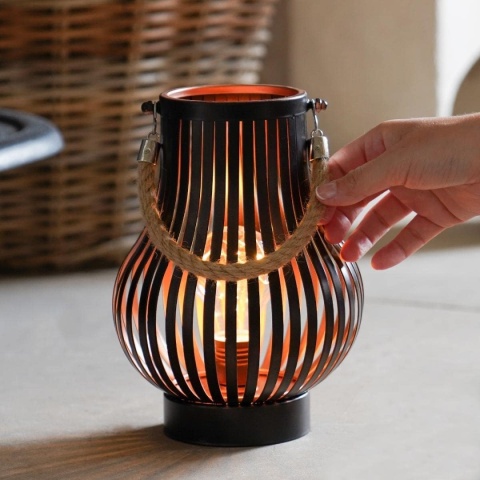 LAMPA LATARNIA metalowa na baterie latrenka świecąca lampion przenośna LAMPA LATARNIA metalowa na baterie latrenka świecąca lampion przenośna