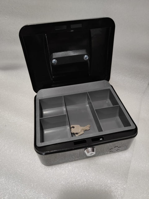 5 Star kasa na pieniądze 5 przedziałów klucz czarny kasetka 5 Star kasa na pieniądze 5 przedziałów klucz czarny kasetka