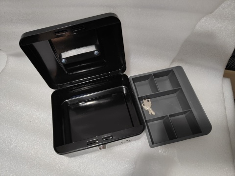 5 Star kasa na pieniądze 5 przedziałów klucz czarny kasetka 5 Star kasa na pieniądze 5 przedziałów klucz czarny kasetka