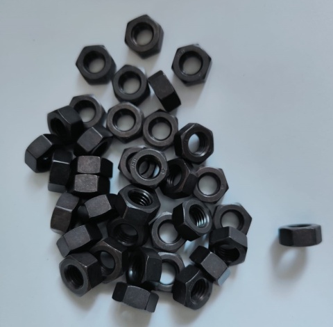 TOOL CRAFT nakrętki sześciokątne M8 100 Szt.