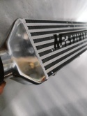 Uniwersalny intercooler Z-Line od Mishimoto MMINT-UZ Srebrny