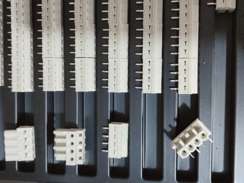 MCS-MIDI 100 SZT Classic gniazdo 4-bieg. raster 5 mm WAGO 722-234