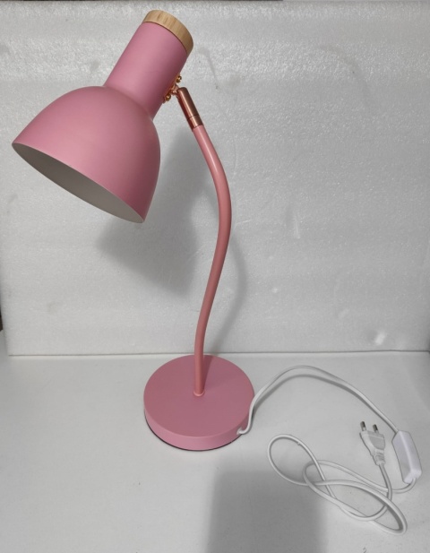 różowa lampka biurkowa regulowany klosz metal drewno