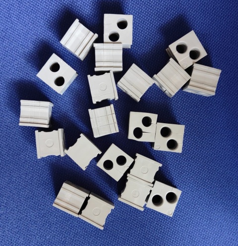 Kablowy szczelinowy PRZEPUST przelotka kablowa Icotek KT 2/8 20 SZTUK ZESTAW