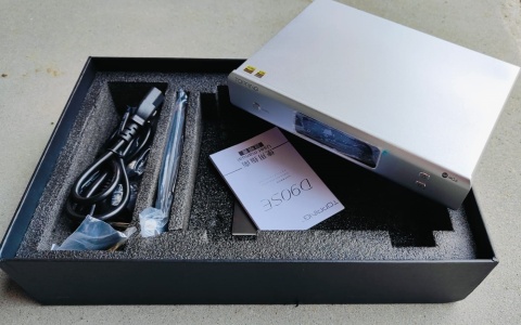 Przetwornik cyfrowo-analogowy Konwerter DAC Topping D90SE Srebrny