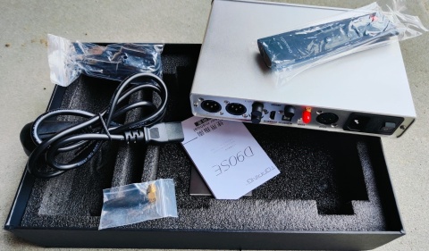 Przetwornik cyfrowo-analogowy Konwerter DAC Topping D90SE Srebrny