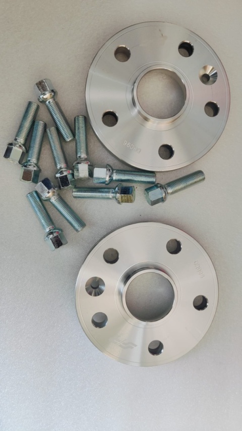 Dystanse Simoni Racing DR096/B15 ze śrubami 15mm