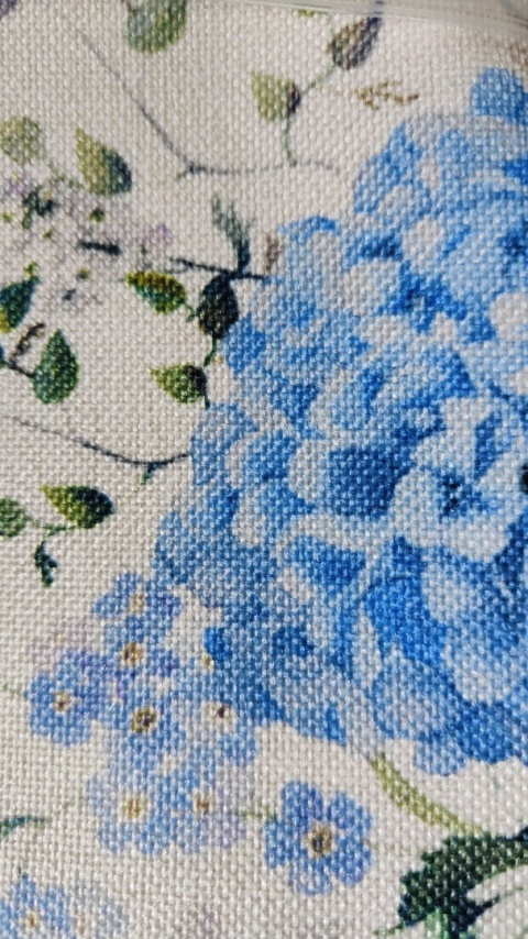 Bieżnik na stół niebieska hortensja 140 x 40 cm dekoracja ozdoba ochrona stołu kredensu